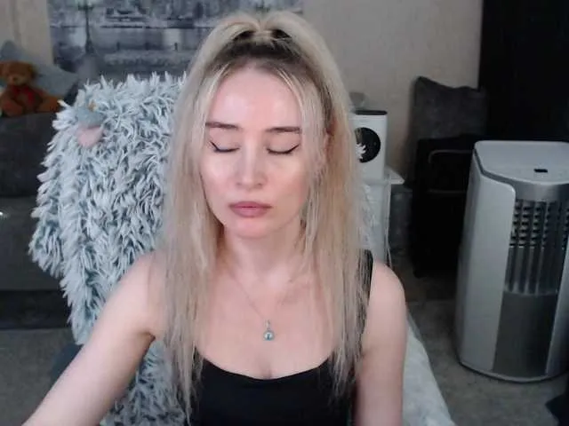 Live sex webcam photo for xyliganka777 #276097939