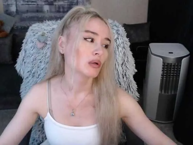 Live sex webcam photo for xyliganka777 #276111436