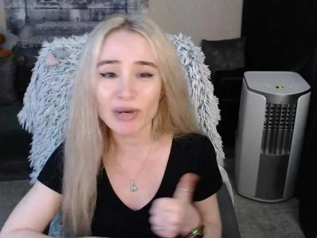 Live sex webcam photo for xyliganka777 #276118967