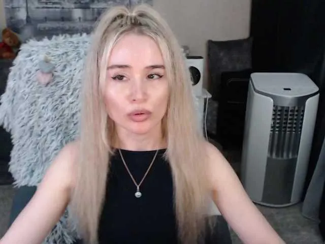 Live sex webcam photo for xyliganka777 #276135079