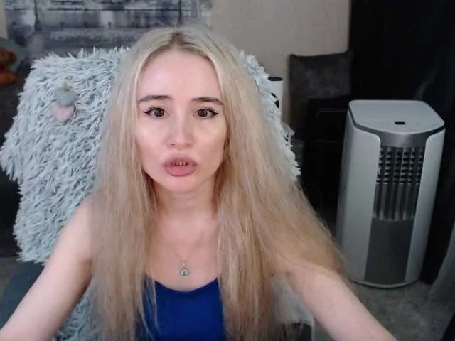 Live sex webcam photo for xyliganka777 #276142229