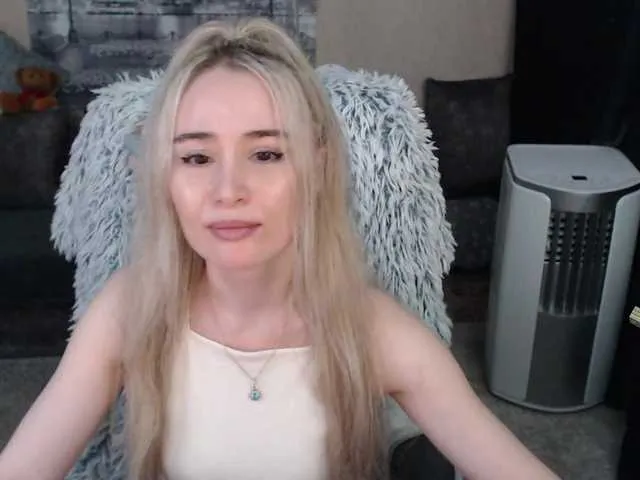 Live sex webcam photo for xyliganka777 #276195918