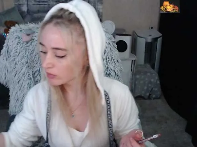 Live sex webcam photo for xyliganka777 #276251526