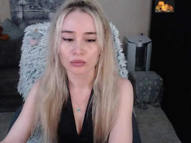 Live sex webcam photo for xyliganka777 #276289225