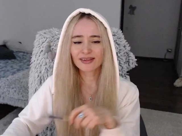 Live sex webcam photo for xyliganka777 #276400989