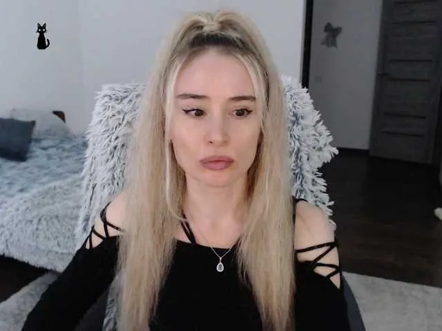 Live sex webcam photo for xyliganka777 #276436757