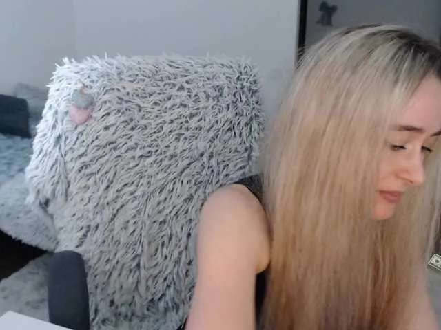 Live sex webcam photo for xyliganka777 #276575903