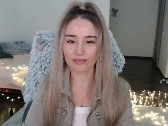 Live sex webcam photo for xyliganka777 #276910907