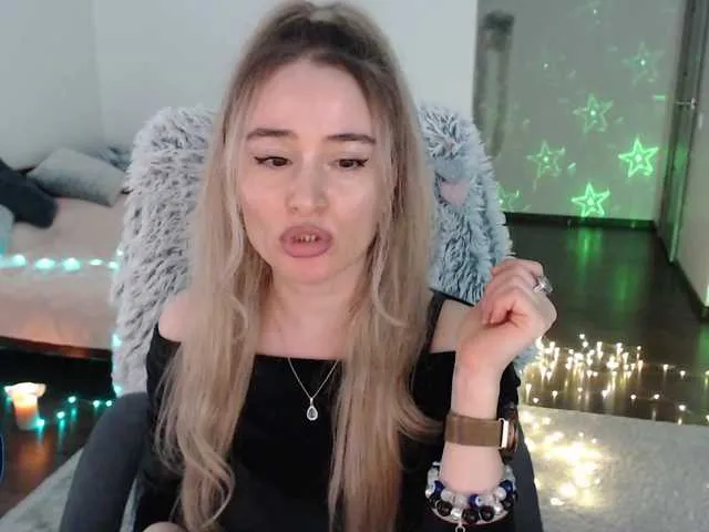 Live sex webcam photo for xyliganka777 #277037897