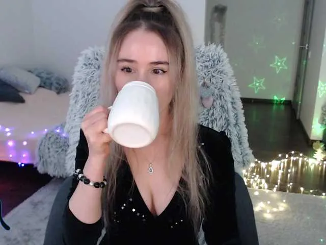 Live sex webcam photo for xyliganka777 #277062364