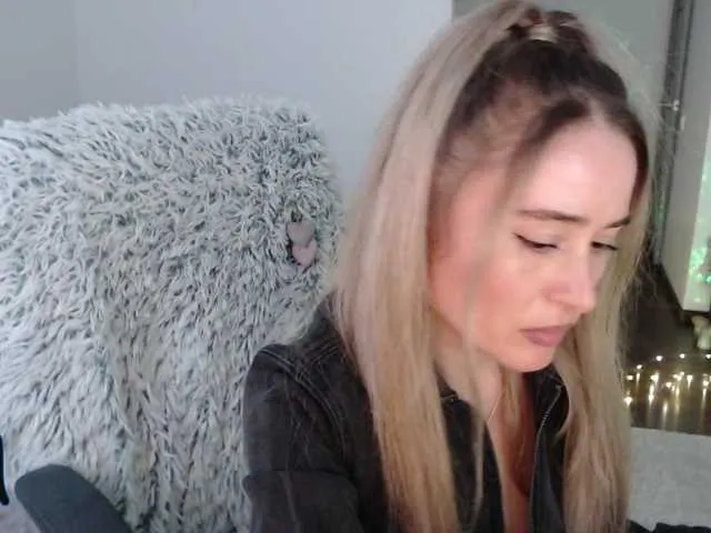 Live sex webcam photo for xyliganka777 #277081333