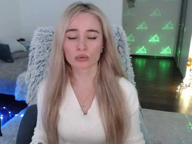 Live sex webcam photo for xyliganka777 #277176653