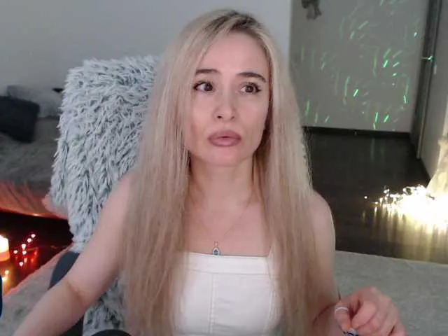 Live sex webcam photo for xyliganka777 #277391953