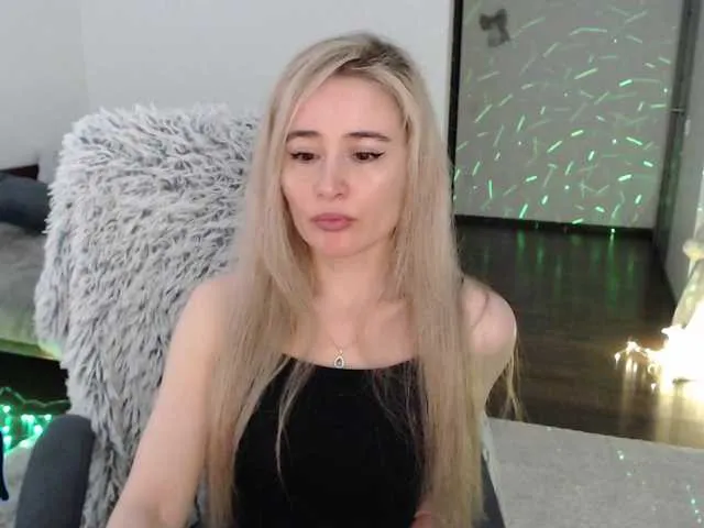 Live sex webcam photo for xyliganka777 #277433233