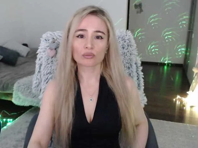 Live sex webcam photo for xyliganka777 #277440160