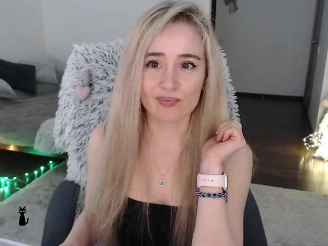 Live sex webcam photo for xyliganka777 #277559415