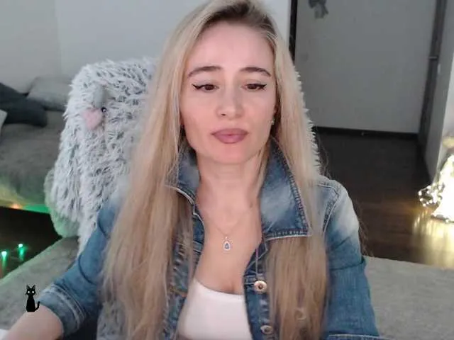 Live sex webcam photo for xyliganka777 #277566259