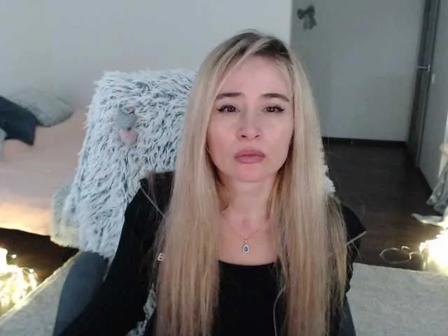 Live sex webcam photo for xyliganka777 #277700893