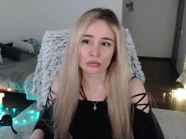 Live sex webcam photo for xyliganka777 #277840747