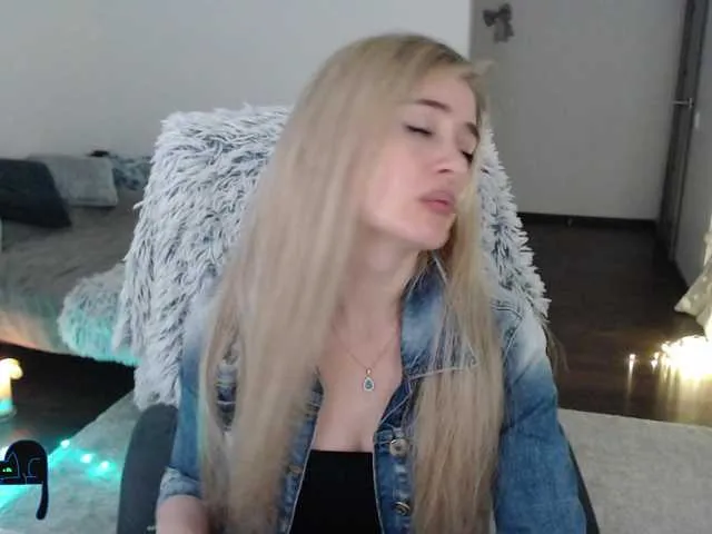 Live sex webcam photo for xyliganka777 #277847607