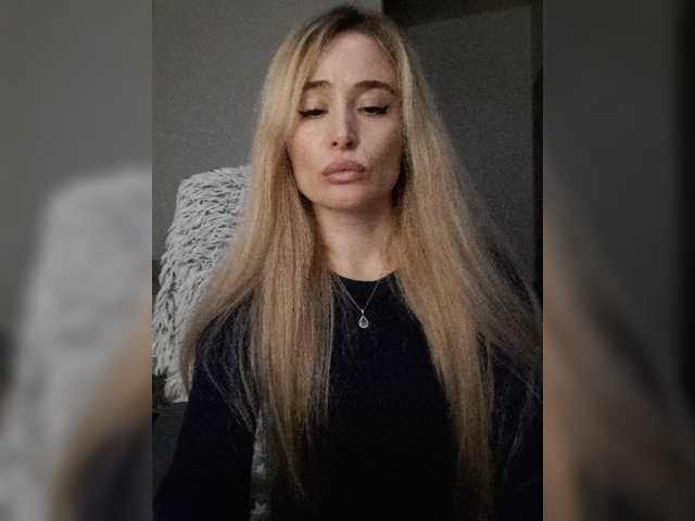 Live sex webcam photo for xyliganka777 #277923603