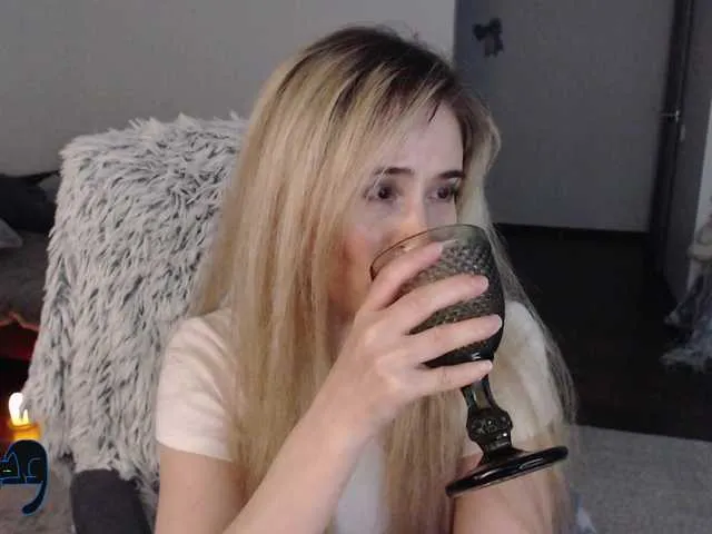 Live sex webcam photo for xyliganka777 #278060028