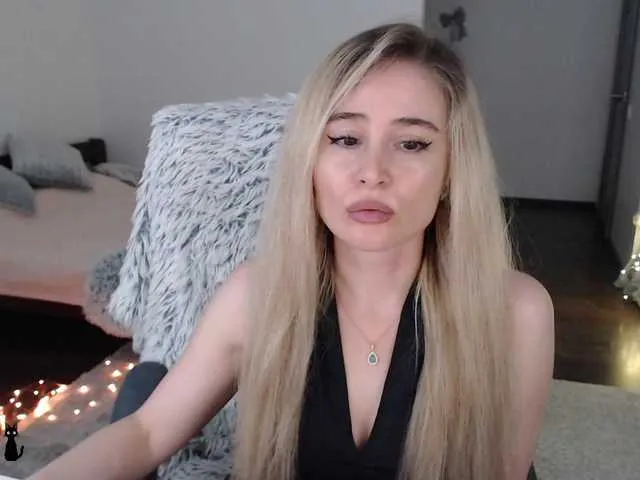 Live sex webcam photo for xyliganka777 #278105281