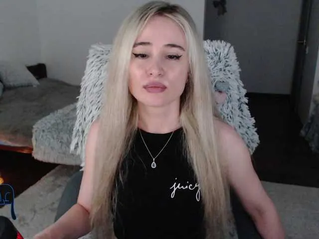 Live sex webcam photo for xyliganka777 #278256629