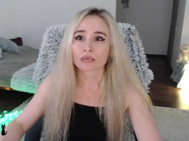 Live sex webcam photo for xyliganka777 #284546611