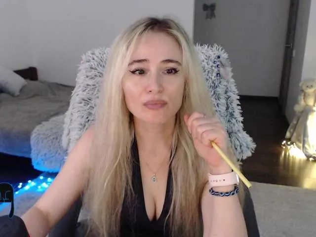 Live sex webcam photo for xyliganka777 #288157836