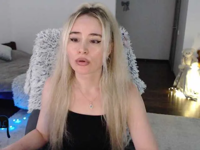 Live sex webcam photo for xyliganka777 #288265602