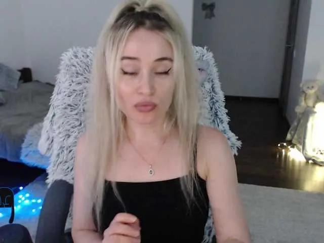 Live sex webcam photo for xyliganka777 #288446550