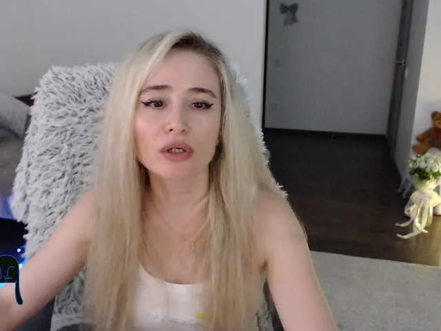 Live sex webcam photo for xyliganka777 #288969505