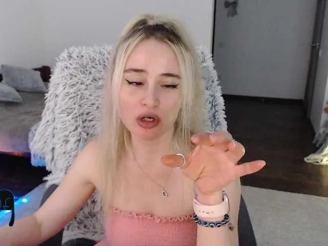 Live sex webcam photo for xyliganka777 #289156428