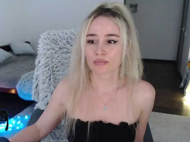 Live sex webcam photo for xyliganka777 #289529355