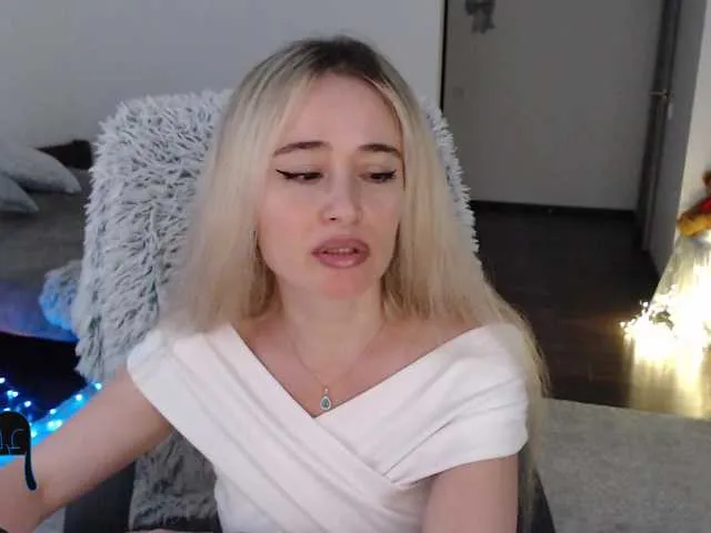 Live sex webcam photo for xyliganka777 #289679181