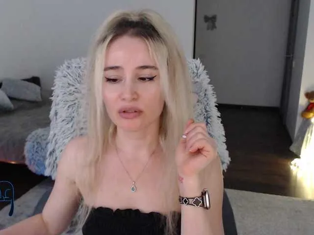 Live sex webcam photo for xyliganka777 #289794449