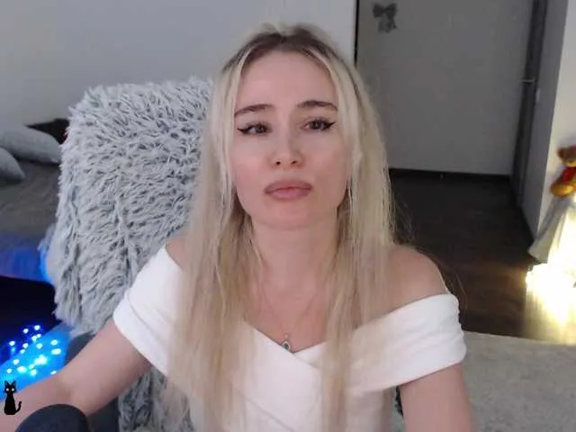 Live sex webcam photo for xyliganka777 #289876732