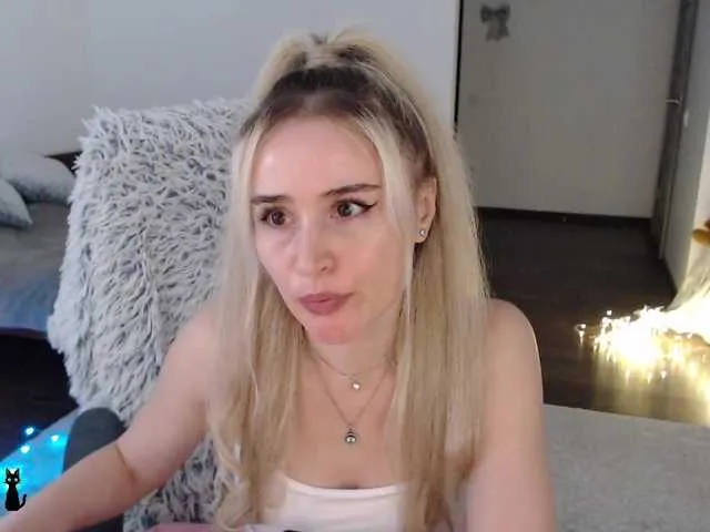 Live sex webcam photo for xyliganka777 #290025810