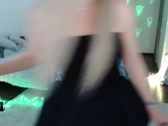 Live sex webcam photo for xyliganka777 #290147817