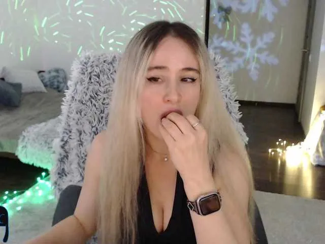 Live sex webcam photo for xyliganka777 #290188407