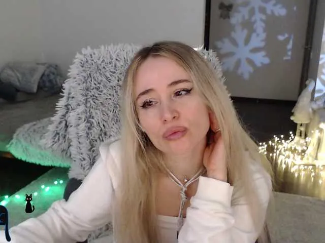 Live sex webcam photo for xyliganka777 #290365071