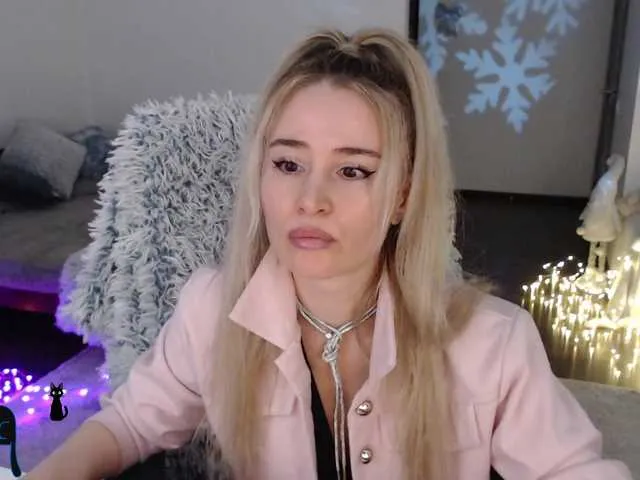 Live sex webcam photo for xyliganka777 #290372159