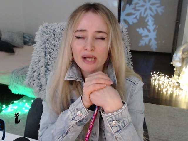 Live sex webcam photo for xyliganka777 #290436209