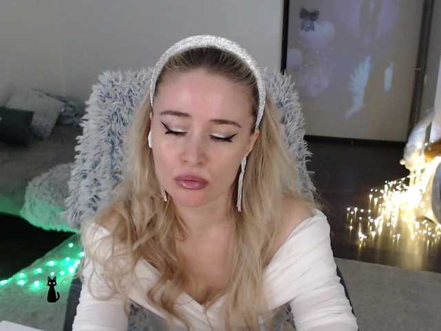 Live sex webcam photo for xyliganka777 #290503953