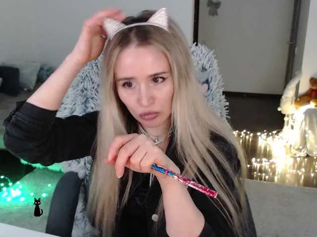 Live sex webcam photo for xyliganka777 #290531779