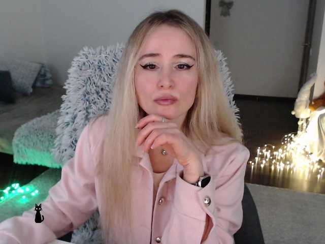 Live sex webcam photo for xyliganka777 #290545893