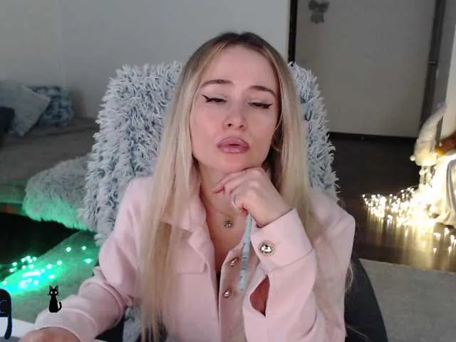 Live sex webcam photo for xyliganka777 #290551505