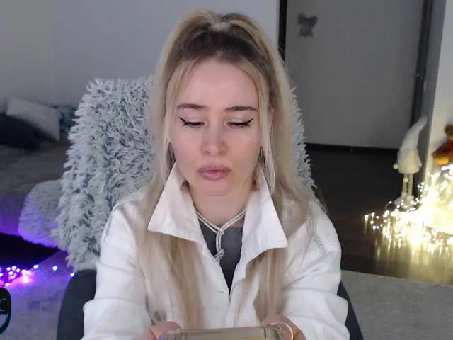 Live sex webcam photo for xyliganka777 #290579188