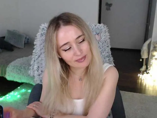 Live sex webcam photo for xyliganka777 #290693537